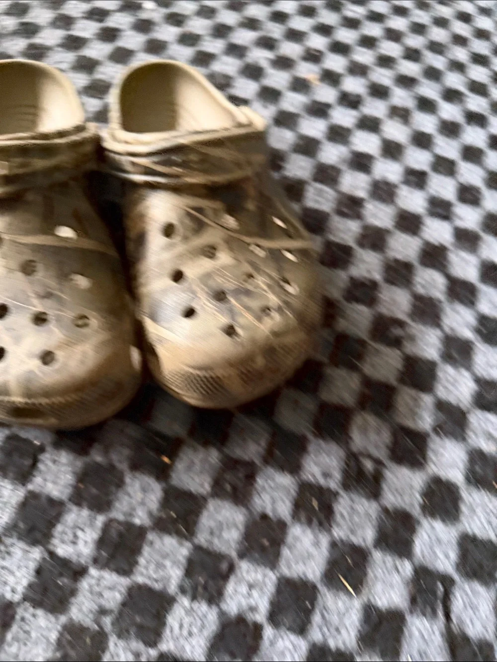 Crocs Camo Comfort Clogs - Tan/Green/army